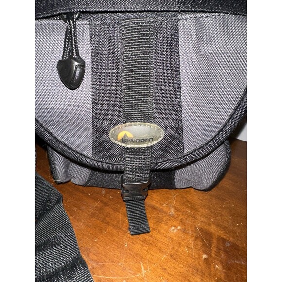 Lowepro EX120 Topload All Weather Black Camera Bag With Cover - Picture 5 of 9